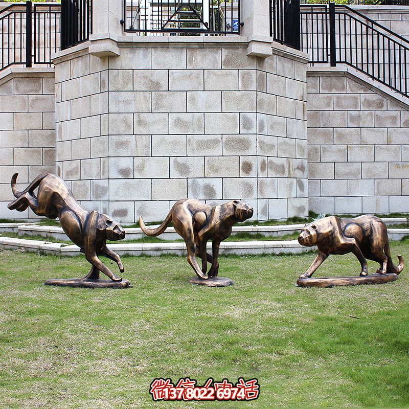 公園仿真銅創(chuàng)意鑄造噴漆金錢豹雕塑 公園仿真銅創(chuàng)意鑄造噴漆金錢豹雕塑