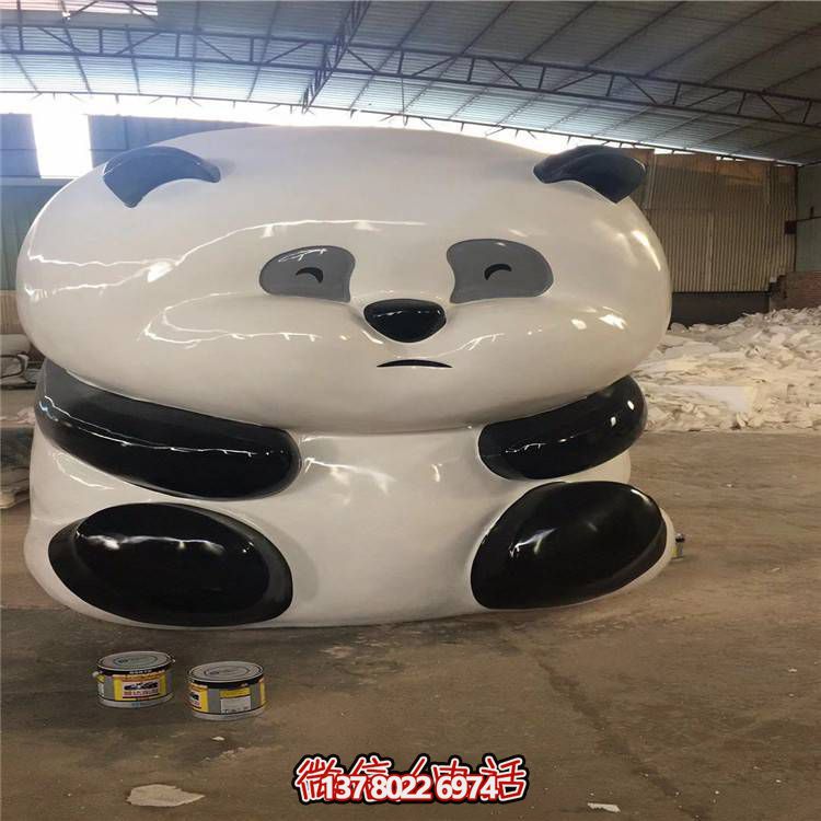 玻璃鋼雕塑熊貓公仔，環(huán)?？ㄍ〝[放裝飾商場