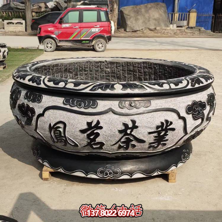 仿古青石荷花水缸，配合庭院戶外，點綴人間養魚園