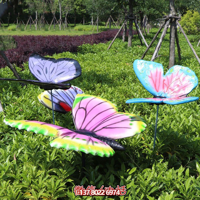 多只草坪彩繪蝴蝶雕塑 多只草坪彩繪蝴蝶雕塑